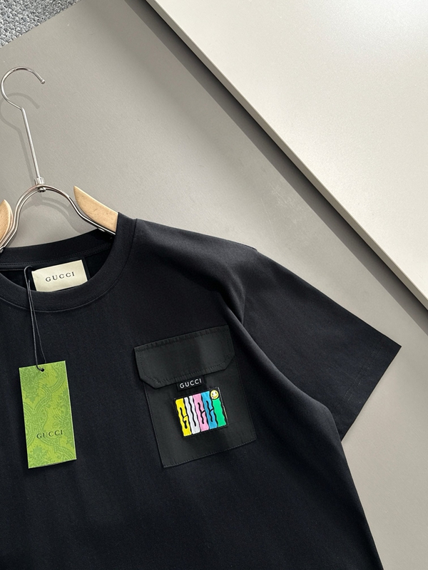 ブランドTシャツ側面デザイン